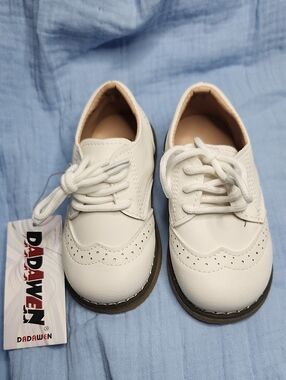 MG Baby Toddler 5.5 White Faux Leather Brogue Shoes NEW with Tags